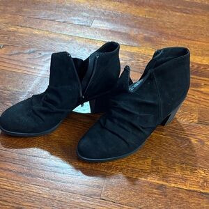 Arizona Jean Company Black Ankle Booties